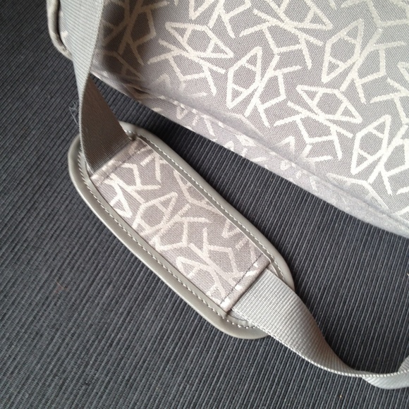 AK large gray canvas tote with strap - Picture 6 of 8